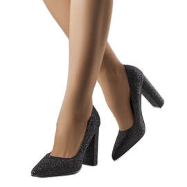 BM Fekete brokát sarokpumpák a Belle-től