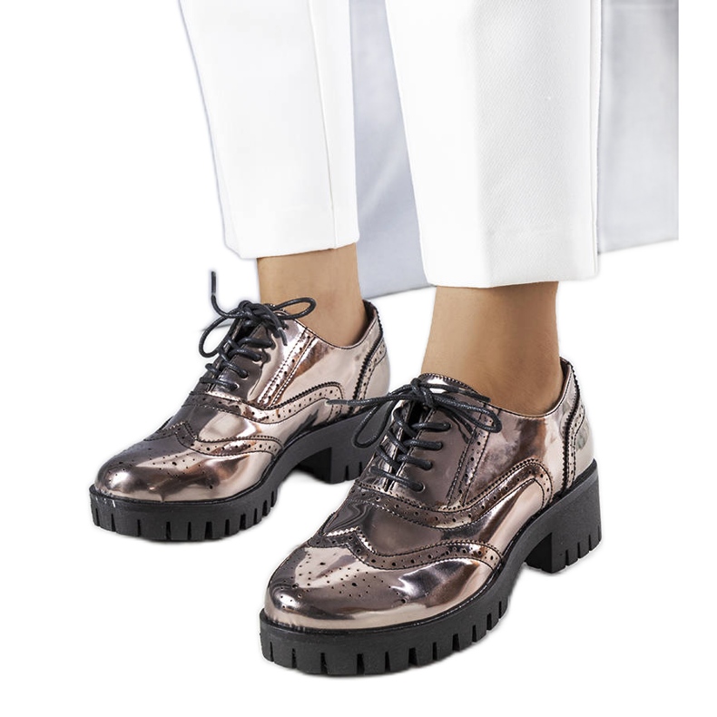 Myra fémes fekete cipő