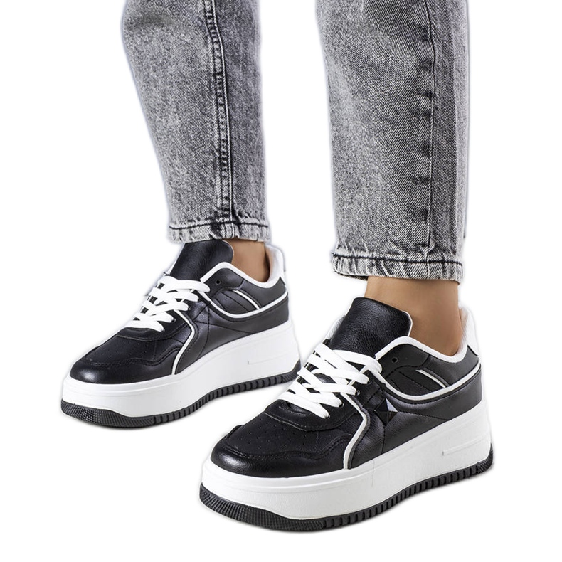 Juanita fekete platform tornacipő Juanita fekete platform tornacipő