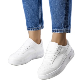 BM A Kim fehér tornacipő vastag talpon BM A Kim fehér tornacipő vastag talpon