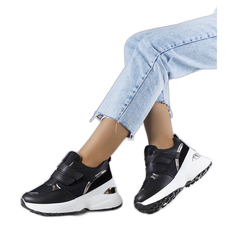 Fekete tornacipő masszív Elsie talpon