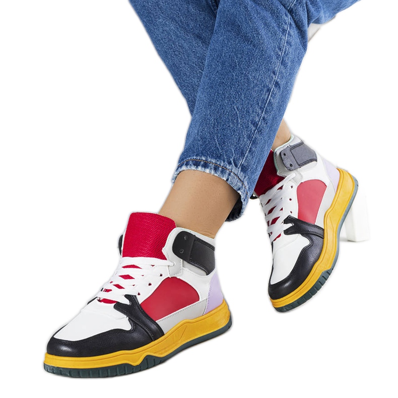 Fekete-piros magas felső tornacipő Elizabethtől fehér Fekete-piros magas felső tornacipő Elizabethtől fehér