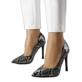 Ella feketére lakkozott magassarkú fekete