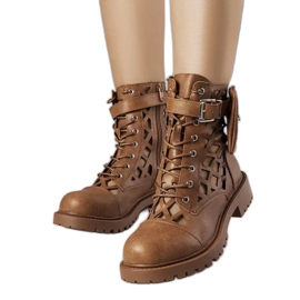 BM Cecelia barna áttört csizma