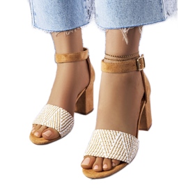 BM Bézs színű blokk szandál a Patience-től