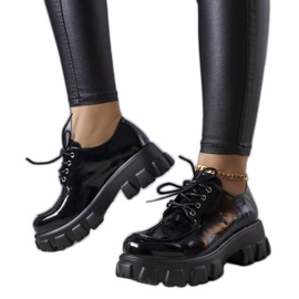 A márka fekete lakkozott cipői Lynn