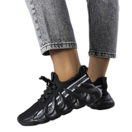 Fekete tornacipő divatos Beth talpon