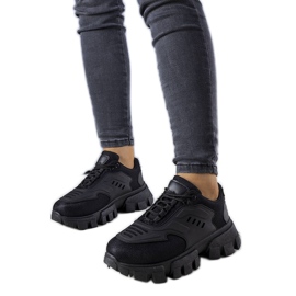 BM Fekete tornacipő masszív Inez talpon