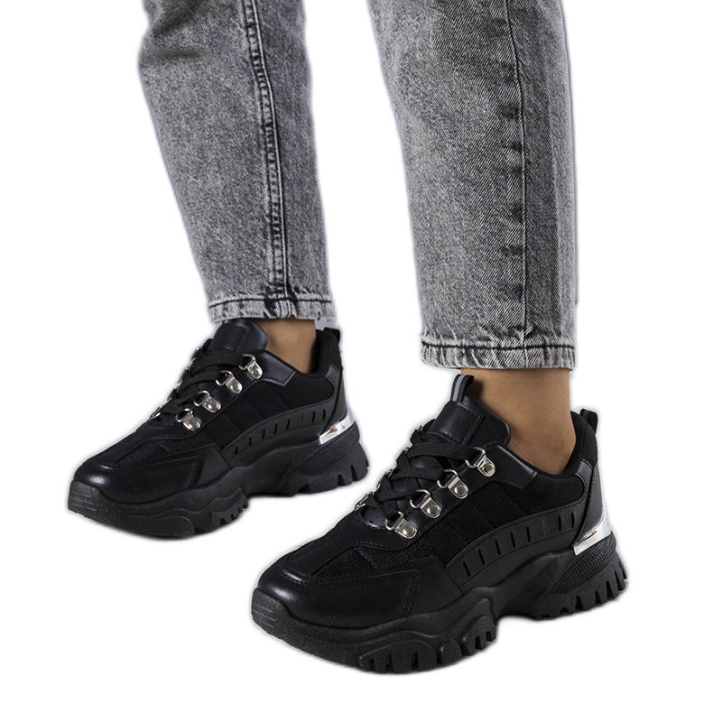 Mindy fekete tornacipő