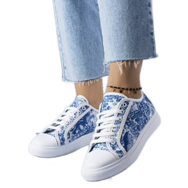 Fehér és kék szövet tornacipő az Aucointól Fehér és kék szövet tornacipő az Aucointól