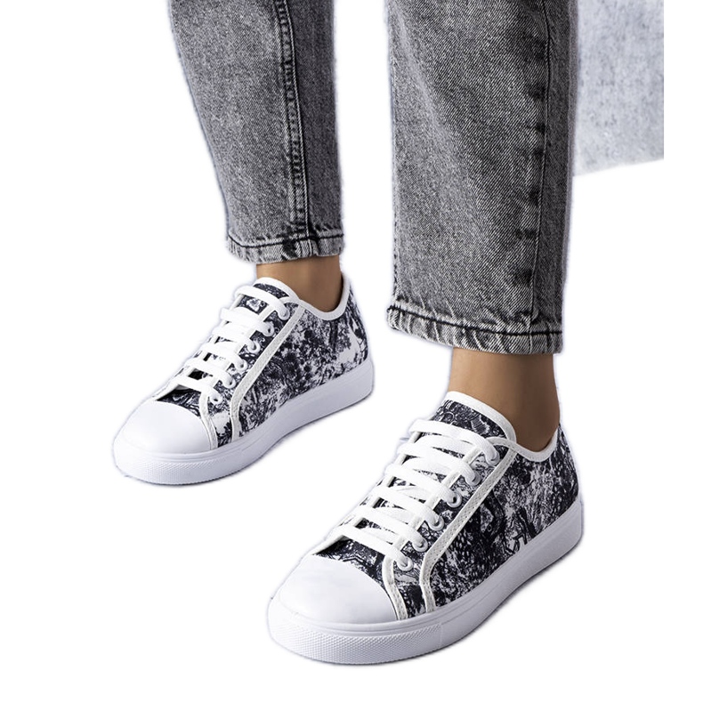 Fekete-fehér textil tornacipő az Aucoin-tól