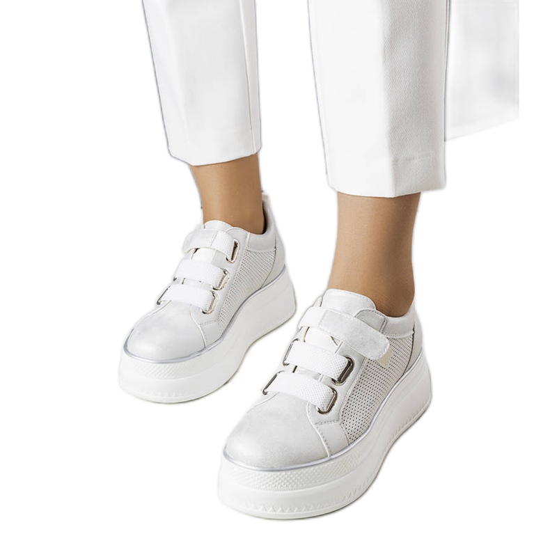 PA1 Ezüst színű tornacipő az Armina márkától