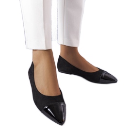 Fekete lakkozott balerinák a Thibaulttól Fekete lakkozott balerinák a Thibaulttól