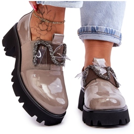 S.Barski Lakkozott cipő díszekkel, szürke Keily