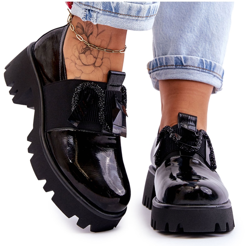 S.Barski Lakkozott Brogues Díszekkel Fekete Keily