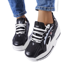 Fekete ékszeres tornacipő a Germain cégtől