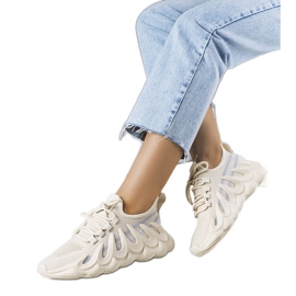 Bézs színű tornacipő divatos Beth talpon