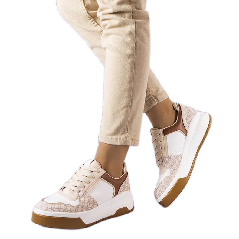 Grandbois monogrammal díszített barna tornacipő