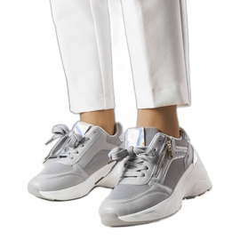 A márka szürke színű tornacipői Stacey