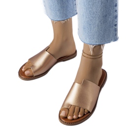 Evento Latourelle arany papucs szabálytalan felsővel aranysárga Evento Latourelle arany papucs szabálytalan felsővel aranysárga