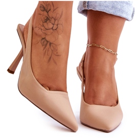 FS1 Klasszikus bézs színű Whitley hegyes sarkú cipő