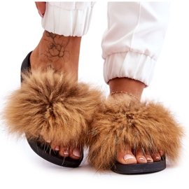 Női gumipapucs bundával, barna lucrece Női gumipapucs bundával, barna lucrece