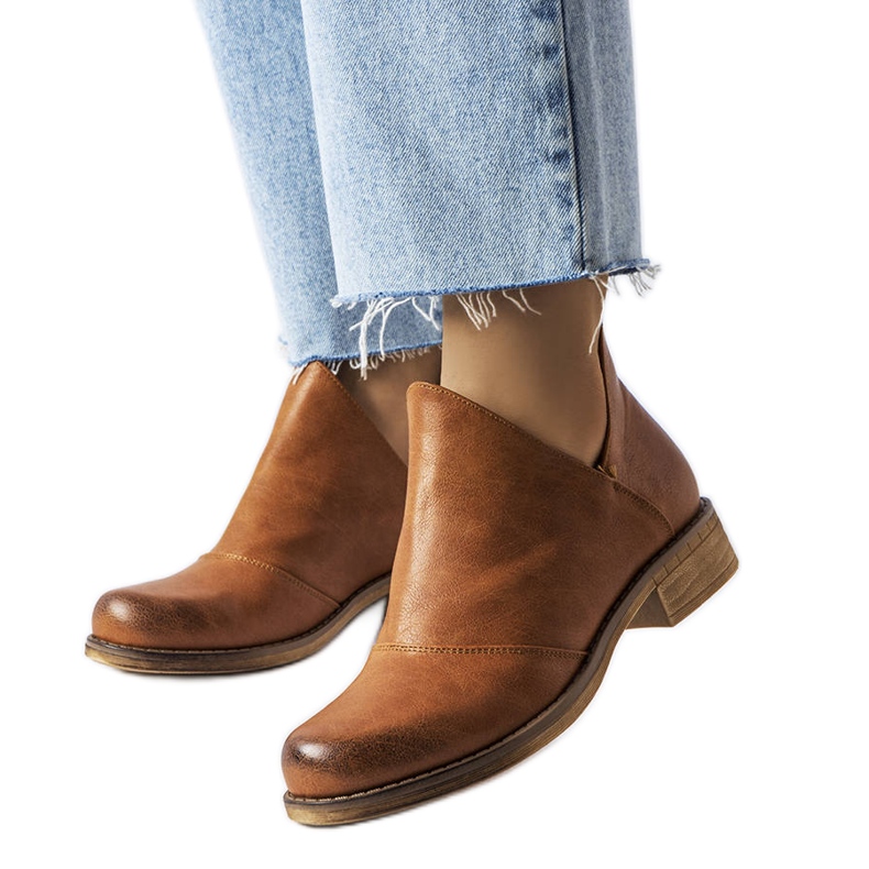 PA1 Barna csizma szabálytalan felsővel a Lacombe-tól