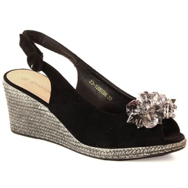 Velúr ékszandál kristályokkal Potocki W WOL137A fekete