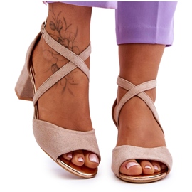 Vinceza Női alacsony sarkú szandál bézs Quinn barna