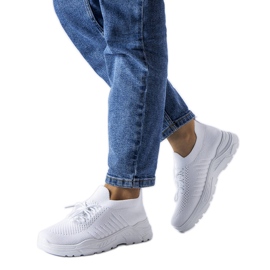 BM Gois fehér tornacipő rugalmas felsőrésszel