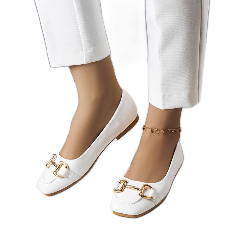 Fehér balerinák arany írisz díszítéssel