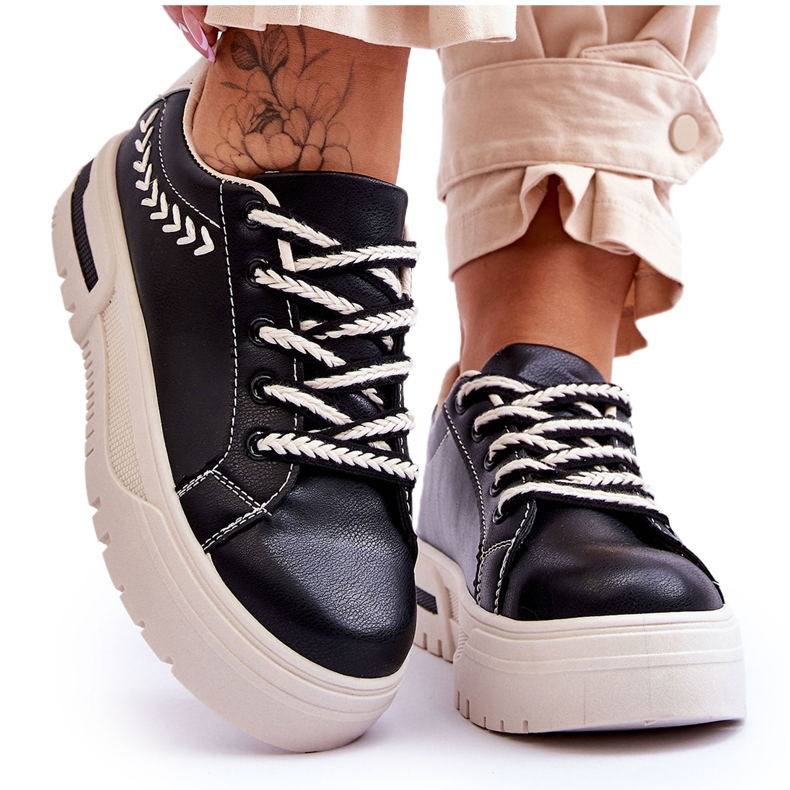 FG2 Kényelmes női sportcipők fekete és bézs színű Devan platformon