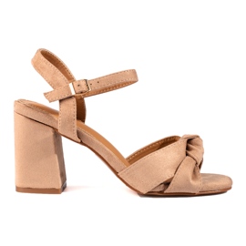 Vinceza bézs velúr blokk szandál Vinceza bézs velúr blokk szandál