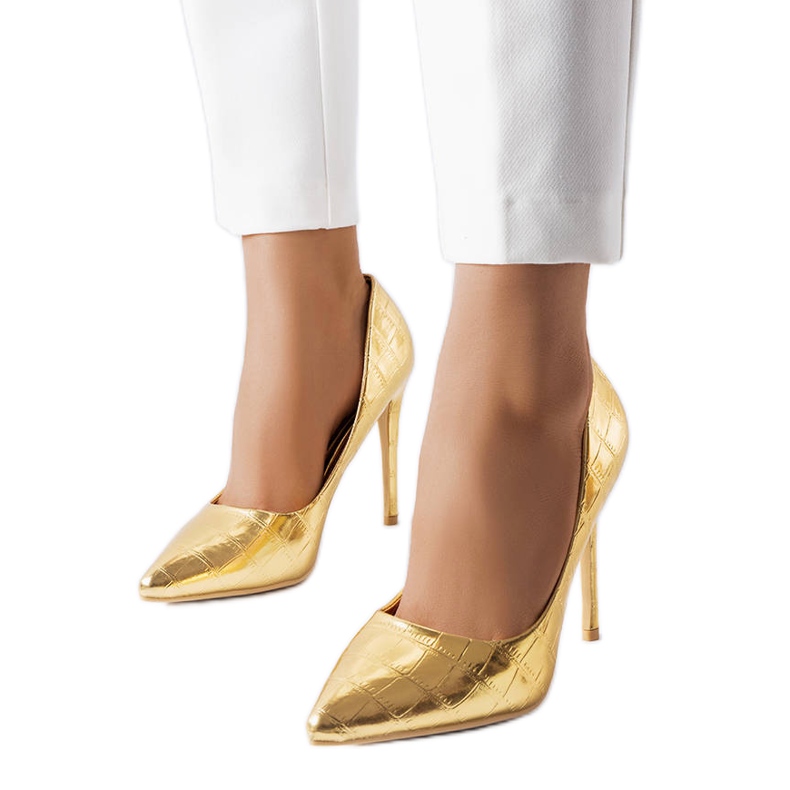 Raison dombornyomással díszített arany tűk aranysárga Raison dombornyomással díszített arany tűk aranysárga