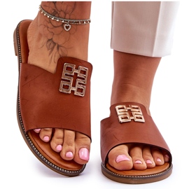 FJ1 Kényelmes, divatos női papucs teve Ayanna díszítéssel barna