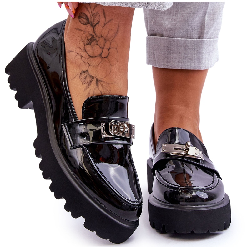 FJ1 Lakkozott mokaszinok Black Glory platformdíszítéssel fekete