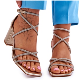 FJ1 Női bőr szandál cirkóniával arany Liviano magassarkú aranysárga