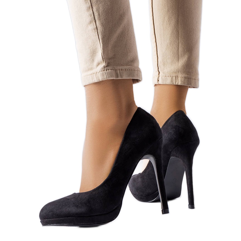 Fekete magassarkú az öko-velúr Bazinet-ből