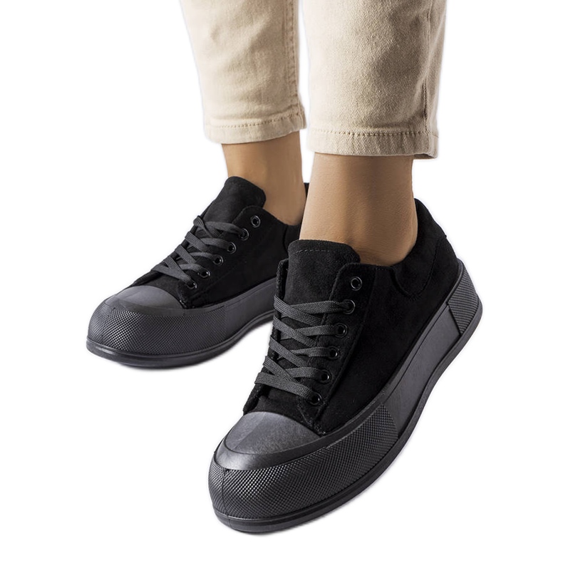 BM Az Agathe fekete platformos tornacipői