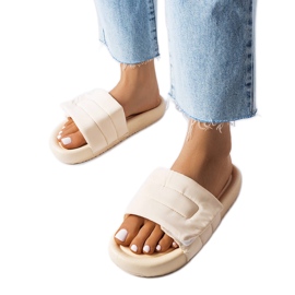 BM Bézs színű, tépőzáras papucs az Alerontól