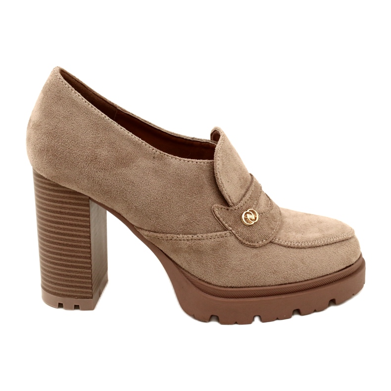 Evento Divatos mokaszinok az emelvényen és a bézs sávon