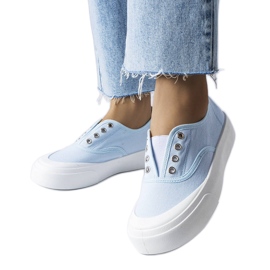 Kék felbújós tornacipő a Rabicantól Kék felbújós tornacipő a Rabicantól