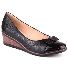 Női fekete ékpumpák Potocki SZ12062