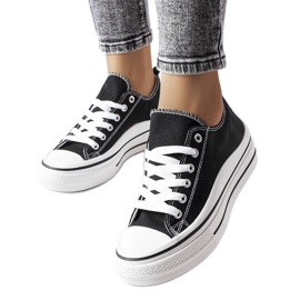 Fekete platform tornacipő a Pomeroy-tól