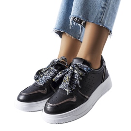 Fekete tornacipő 85-872 Fekete tornacipő 85-872