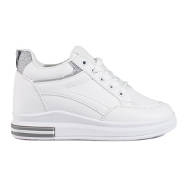 Shelovet fehér tornacipő rejtett ékkel