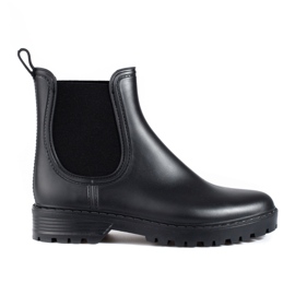 Fekete, vastag talpú csizma a Shelovet márkától