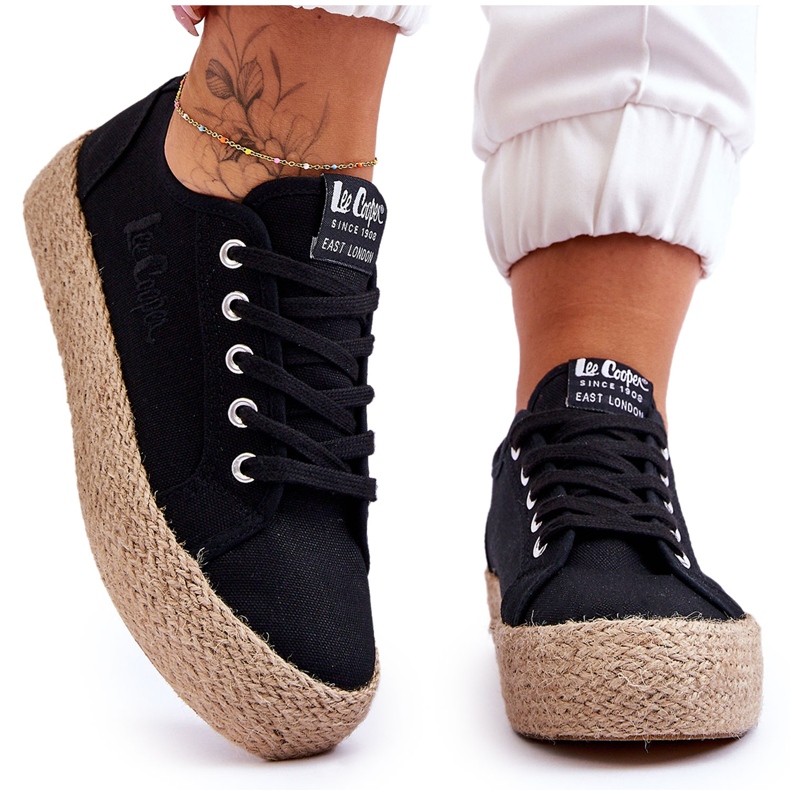 Divatos fonott tornacipő Lee Cooper LCW-23-31-1797L fekete