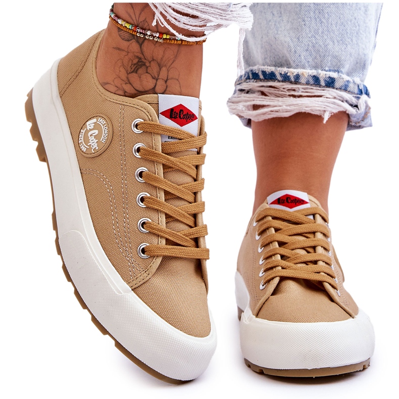 Női alacsony platformú tornacipő Lee Cooper LCW-23-44-1655L bézs