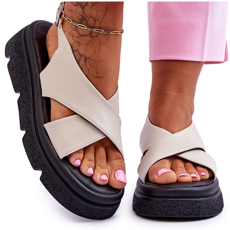 PE1 Divatos bézs Chester Platform szandálok